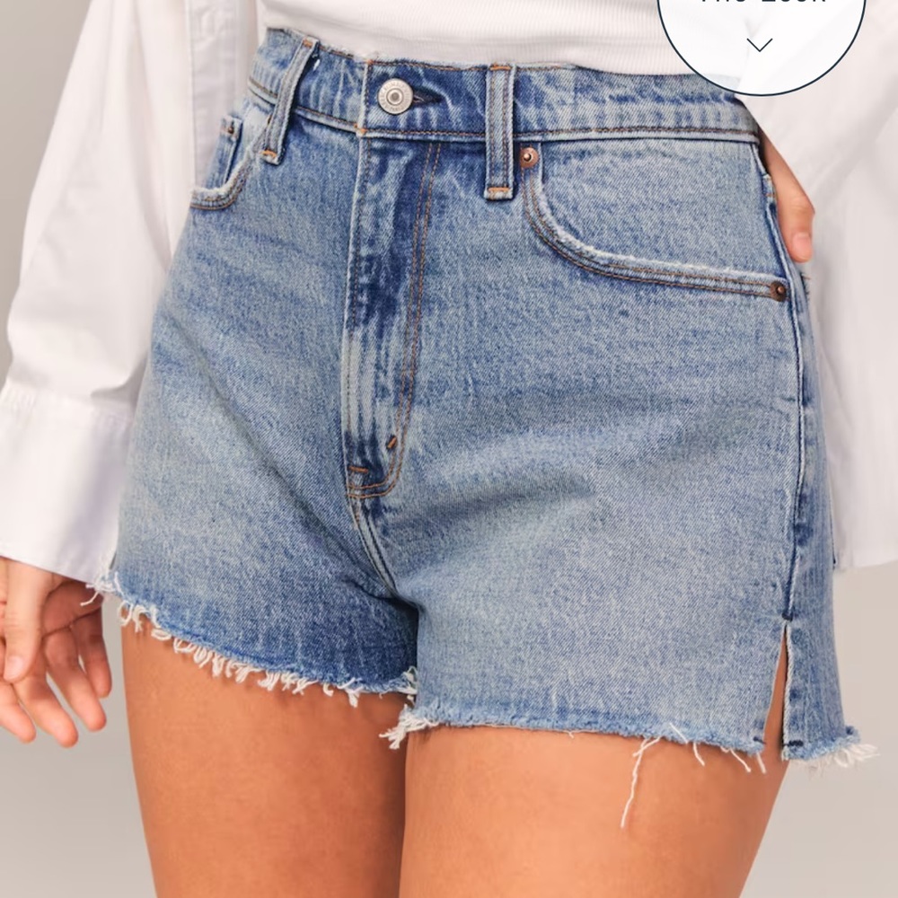 Abercrombie curve love mom shorts